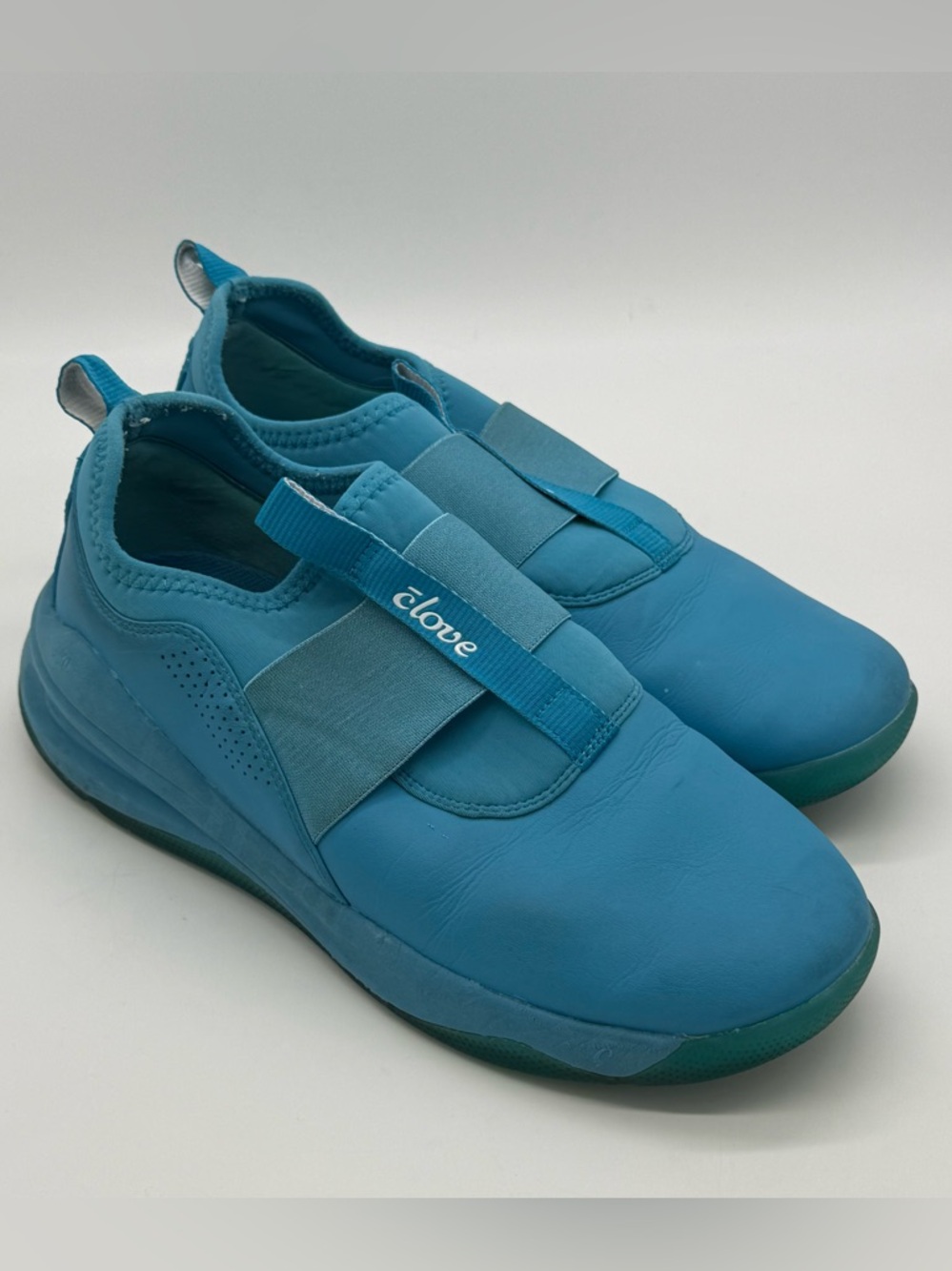Clove Solo Slip On Sneakers Women's 9 Nursing Work Shoe in Electric Blue
